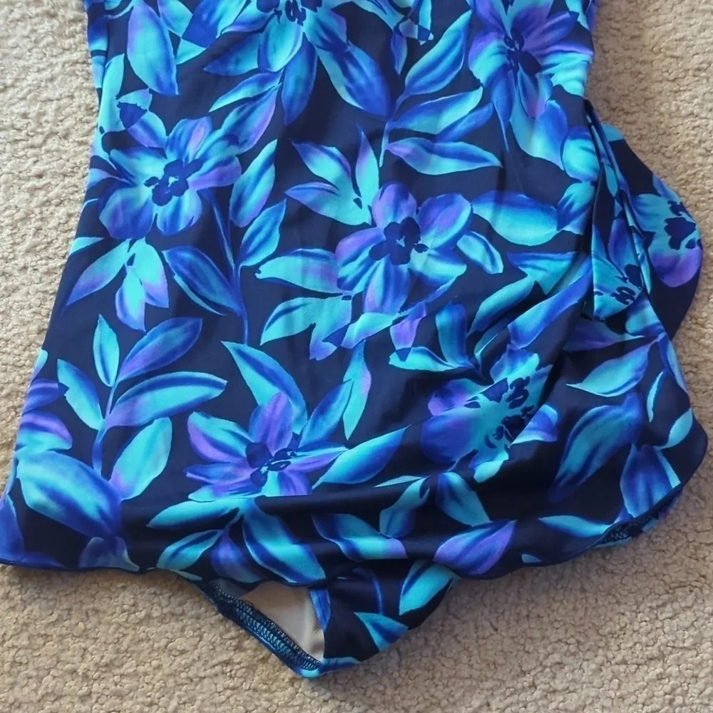 L.L Bean Blue Floral Modest One Piece Swimsuit Size 12 - Picture 3 of 10
